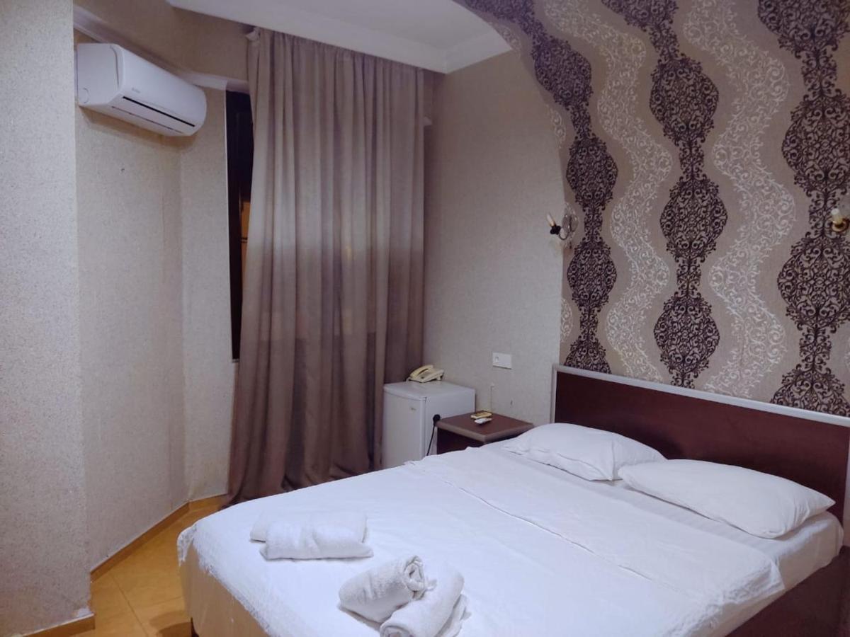 Golden Fish Hotel Batumi Eksteriør billede