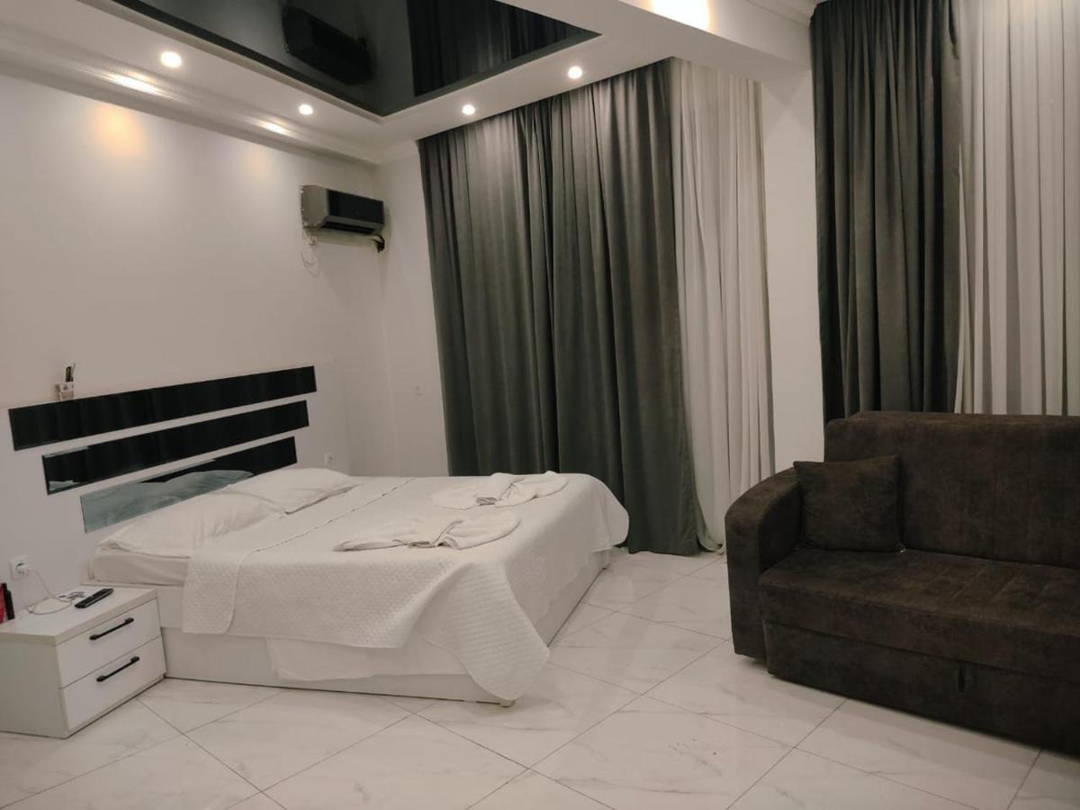 Golden Fish Hotel Batumi Eksteriør billede